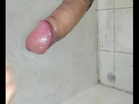 Asian boy achieves hands-free cumshot in solo performance