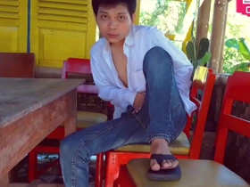 Public solo pleasure at the Beauty Garden, I am your Talent Vixen.