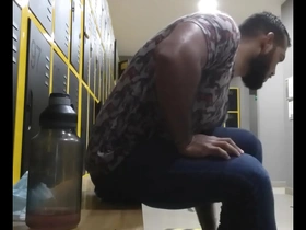 Amateur gym rat gets it on with his gay for today