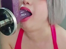 Deep throat practice with a gay amateur