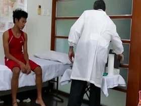 Young doctor has fun with twink in the office and gives a deep blow job