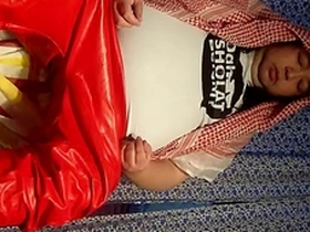 Japanese cock in Muslim hiphop video is a cum fest.